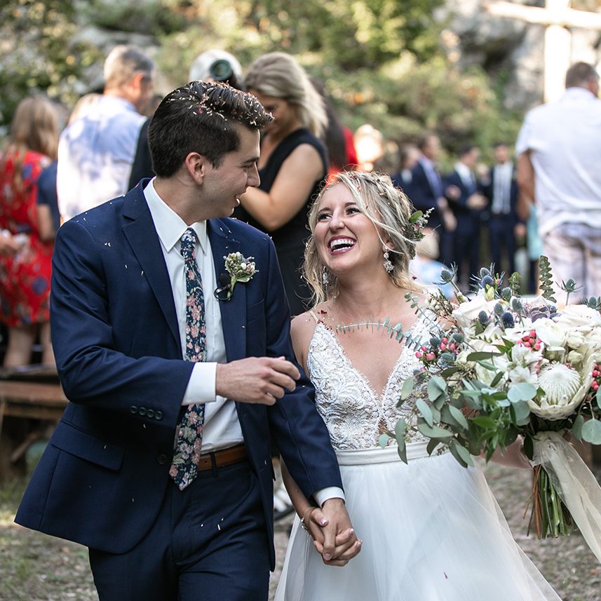 bride wedding flowers