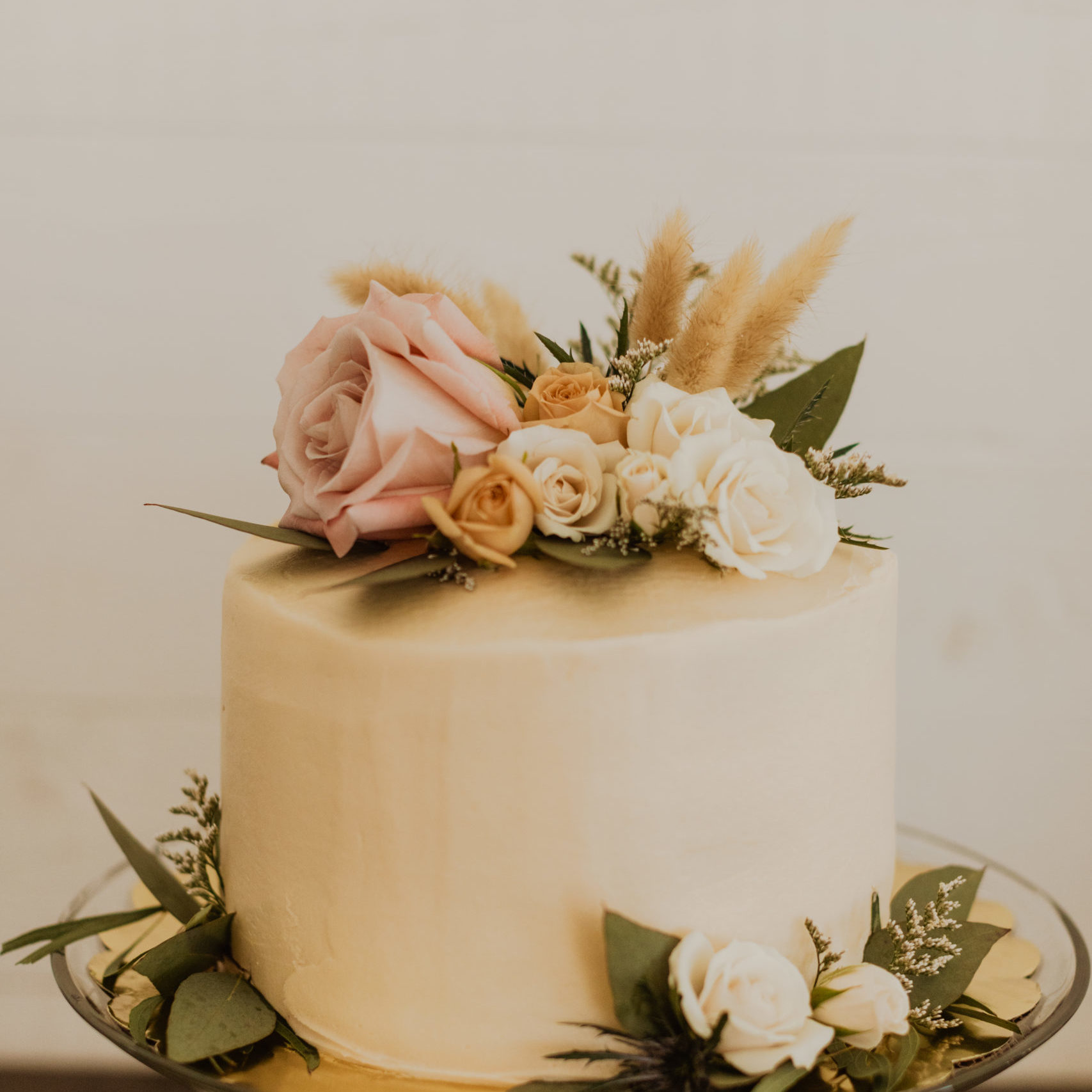 Wedding cake with floral decorations