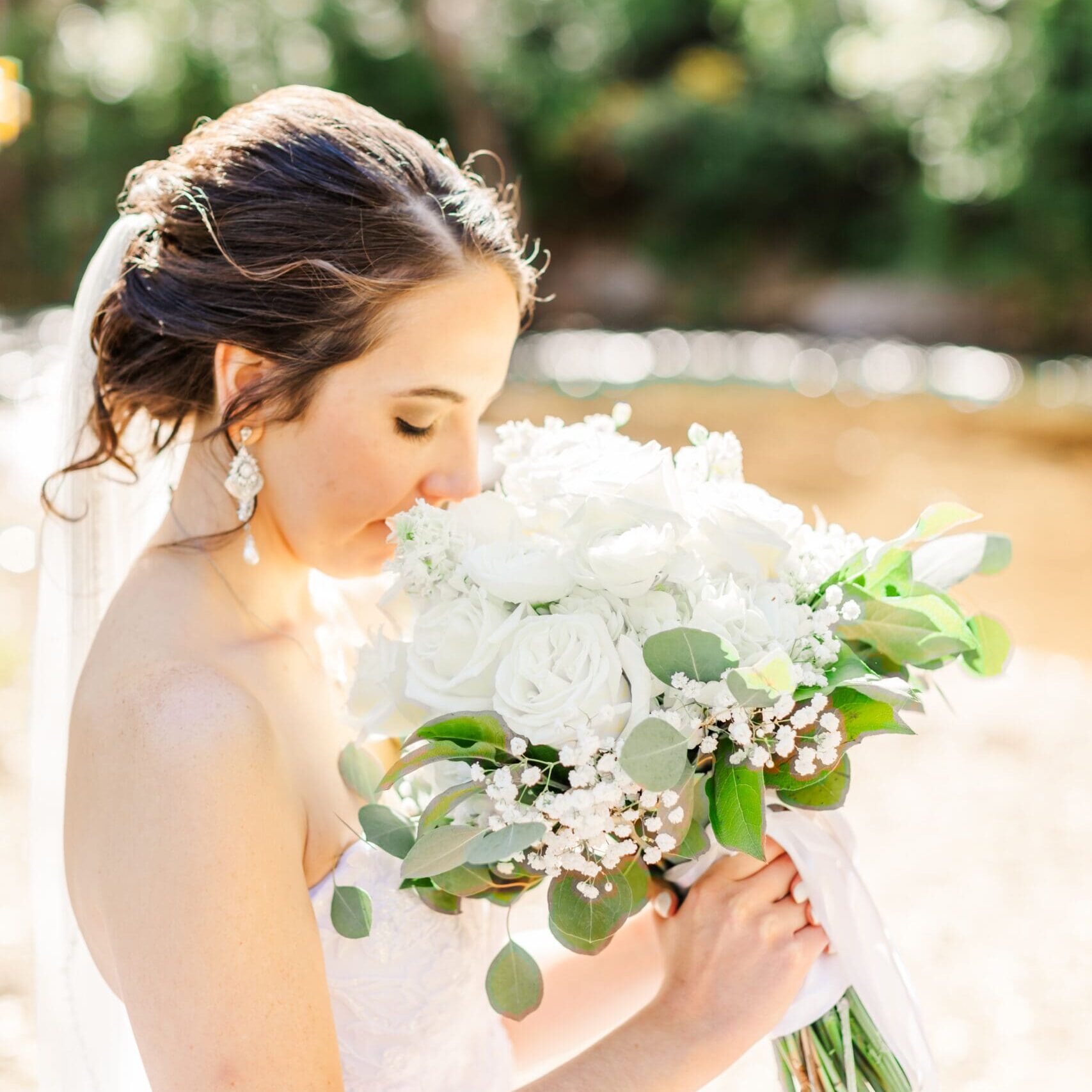 Laura Artz Wedding photos by Lynsey Prosser Photography